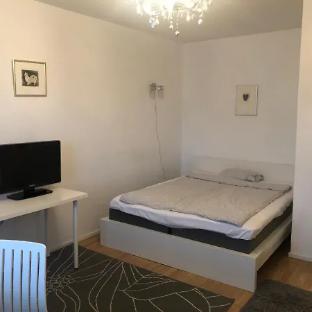 Yksio Kilometri Jokirannasta Forilta * Turku