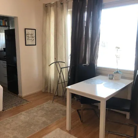 Hotel Yksio Kilometri Jokirannasta Forilta