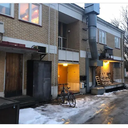 Hotel Yksio Kilometri Jokirannasta Forilta Turku